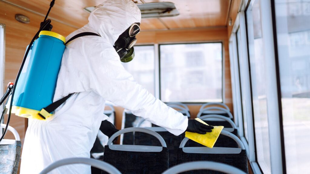 ¿Por qué es Crucial la Fumigación y Desinfección de Transporte Público?
